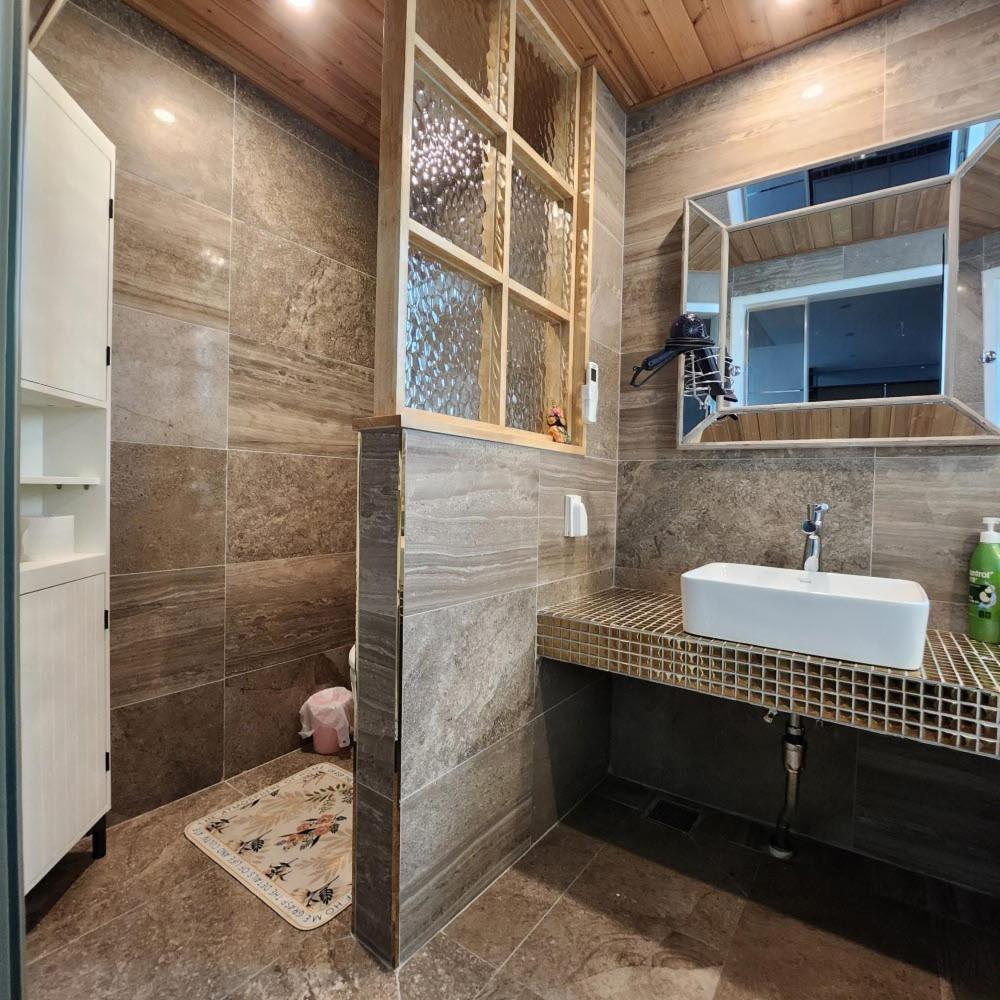 Ariene Guesthouse Gwangju Metropolitan City ภายนอก รูปภาพ