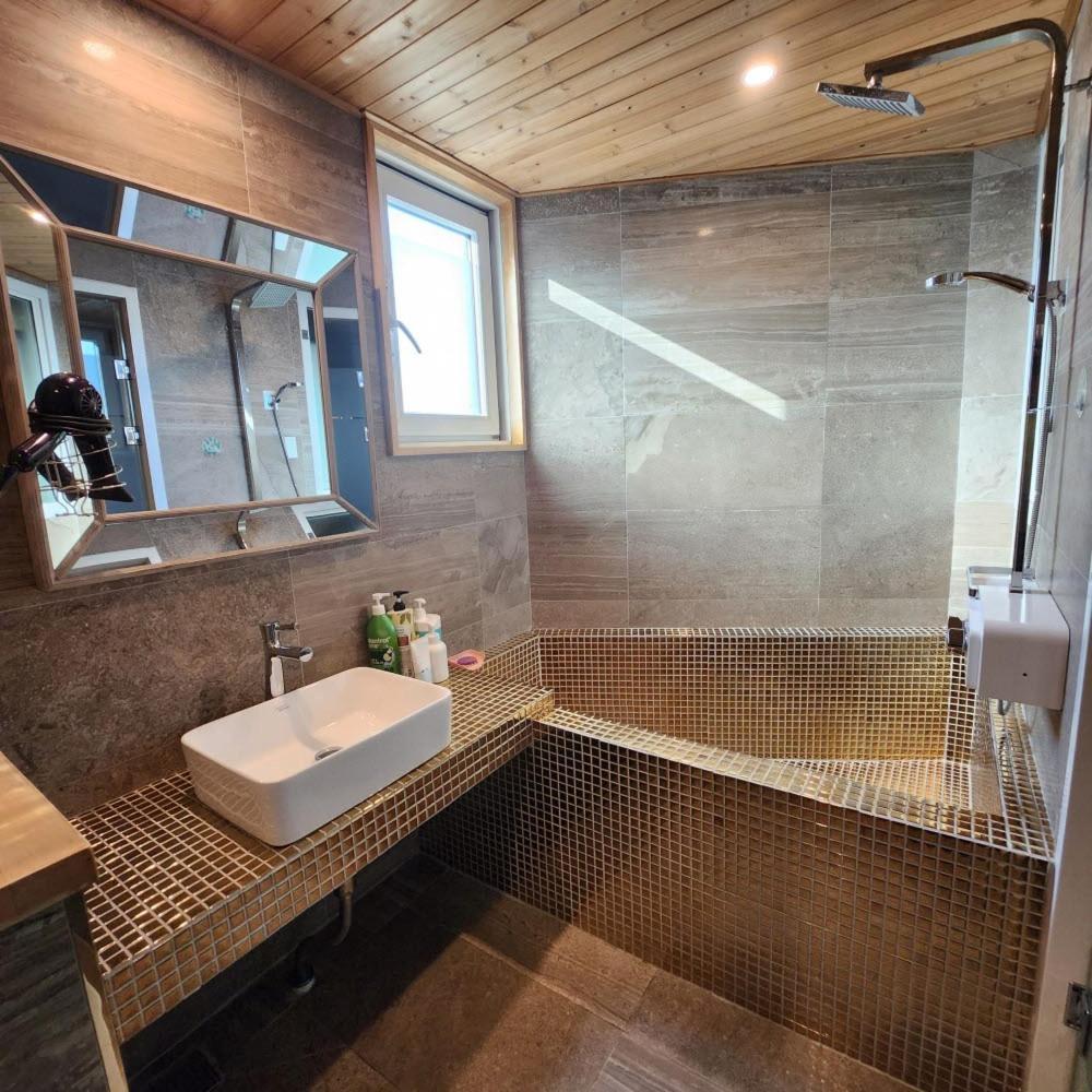 Ariene Guesthouse Gwangju Metropolitan City ภายนอก รูปภาพ